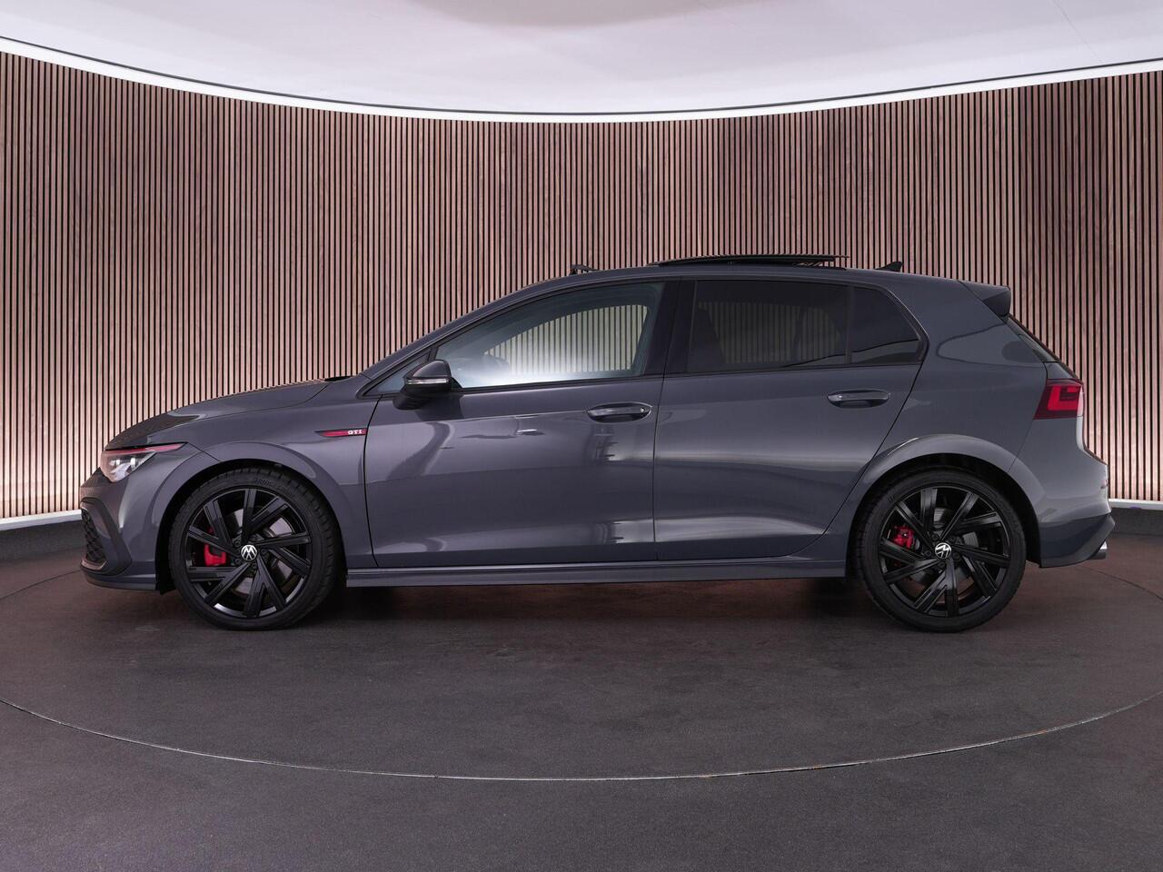 Volkswagen GOLF GTI 2.0 245pk TSI |BTW|panoramadak|HUD|IQ Light|camera|cruise control|sfeerverlichting|18"|DAB|stoelverwarming|