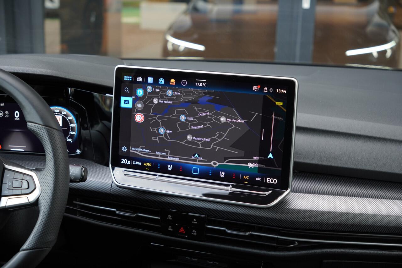 Volkswagen GOLF 1.5/272pk eHybrid GTE|2025|Panoramadak|Leer+Memory|Matrix LED|Trekhaak|19"Blackstyle|Cruise+ACC|PDC+Assist+Camera|LED-Mistlampen|VOL!