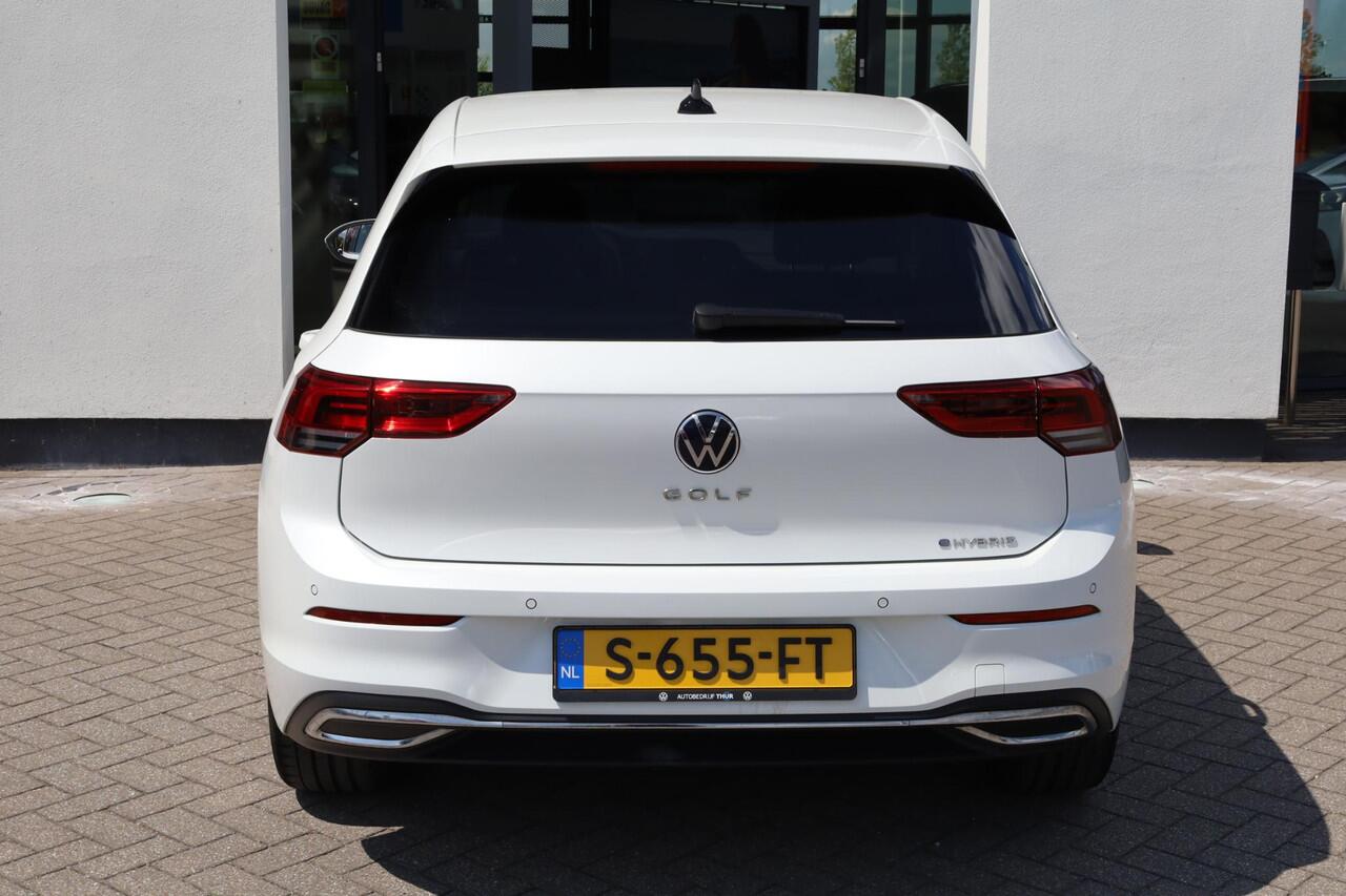 Volkswagen GOLF 1.4 eHybrid Style Afneembare trekhaak, ErgoActive, LED plus + strip, verwarmbare voorstoelen, keyless, travel assist, spiegelpakket met geheugen, digital cockpit pro, pre-crash, ACC met Stop&Go, draadloos app connect, achteruitrijcamera, head-up display, 