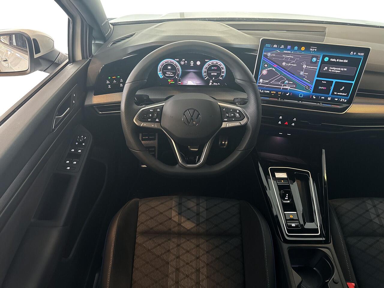 Volkswagen GOLF 1.5 eTSI 150pk DSG R-Line Assistance Pakket incl. 'Side Assist' / Matrix-ledlampverlichting /