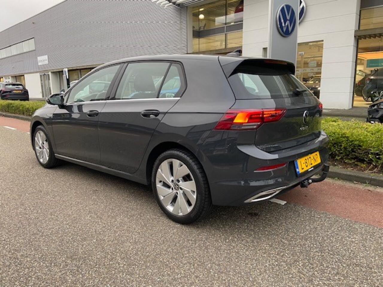 Volkswagen GOLF 1.5 TSI Style / APP.Connect / 17"LMV / Elektr. bestuurdersstoel