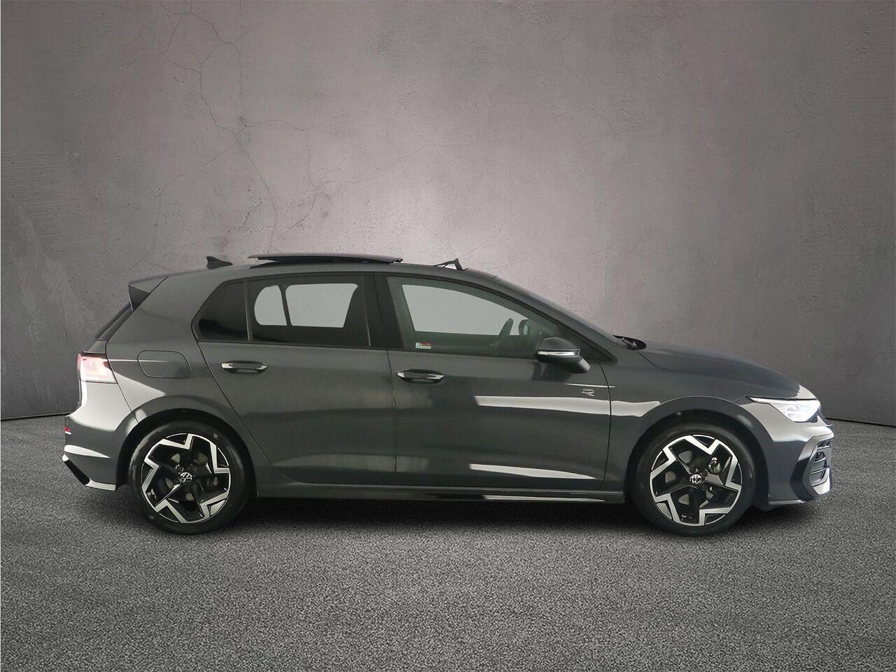 Volkswagen GOLF R-Line Edition 1.5 eTSI 150pk DSG Automaat Panoramadak, Harman Kardon audio, Adaptive cruise control, LED matrix koplampen, Navigatie