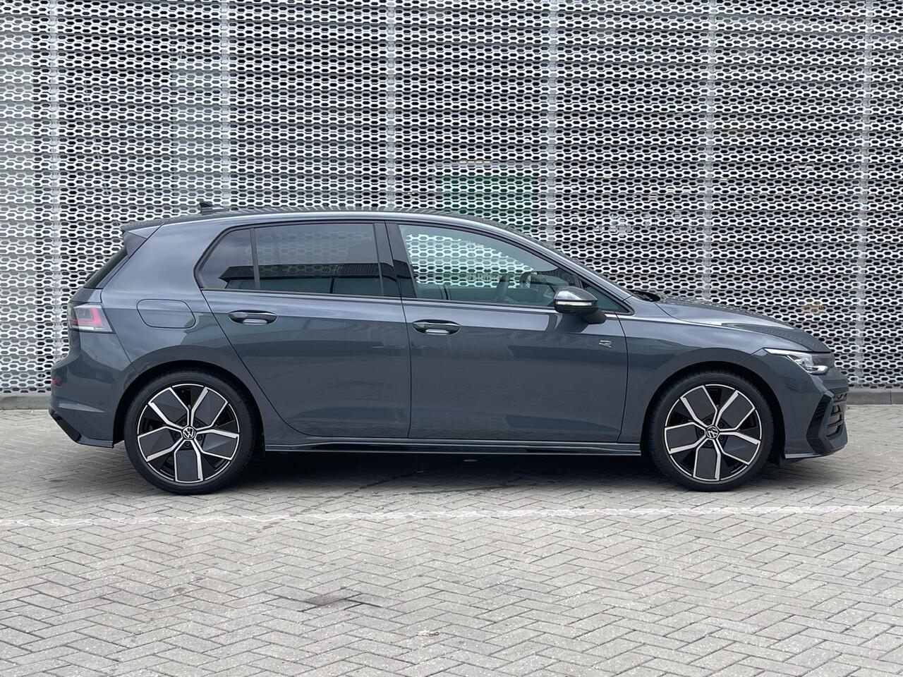 Volkswagen GOLF 1.5 eTSI 115PK DSG R-Line Edition / 360 Camera / 18'' LMV / VW