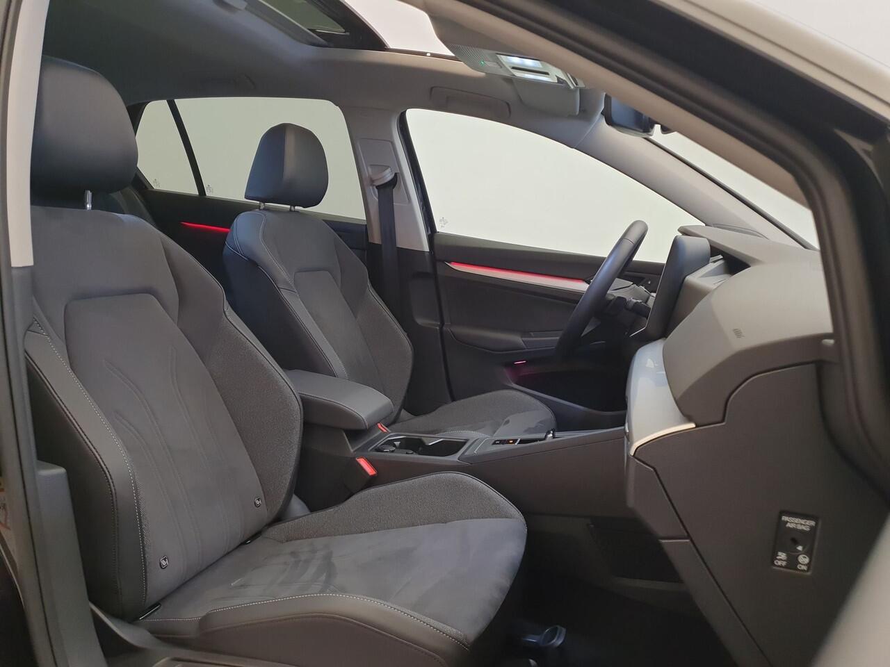 Volkswagen GOLF 1.5 eTSI 115pk DSG/AUT Life Edition Panoramadak, Camera, ergoActive