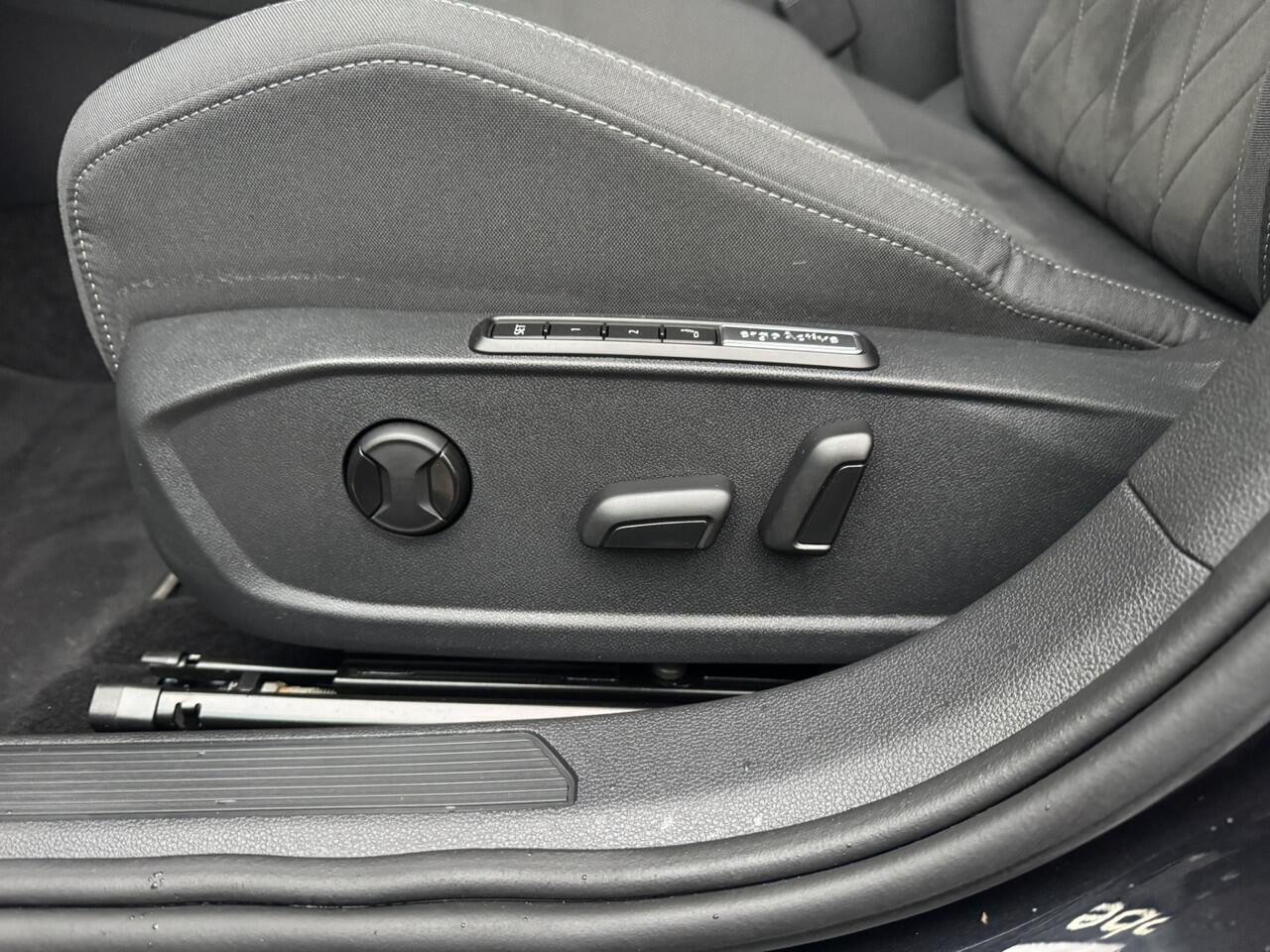 Volkswagen GOLF 1.4 eHybrid Style*ACC*Navi*Apple Carplay*