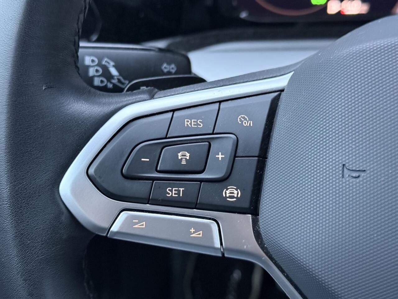 Volkswagen GOLF Variant 1.5 eTSI Life Business | Virtual | Navigatie