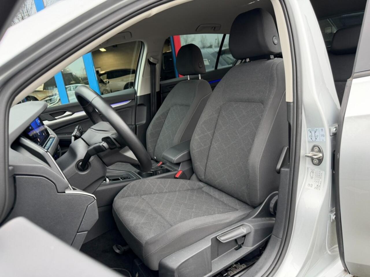 Volkswagen GOLF 1.0 eTSi Navi Carplay Virtueel Cockpit Led Airco(ECC)