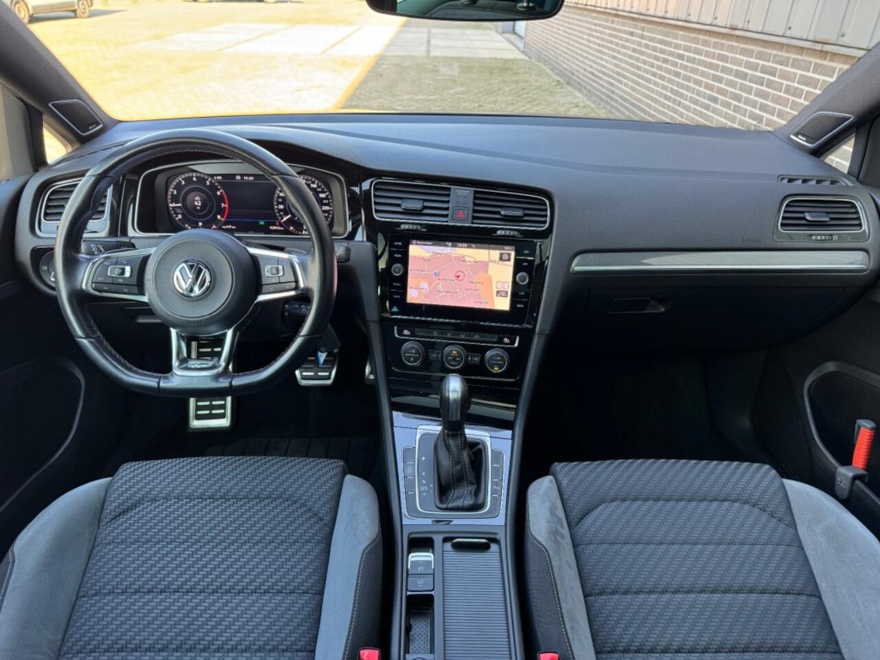 Volkswagen GOLF 1.5 TSI DSG R-Line Variant Panoramadak Virtual Cockpit Dynaudio