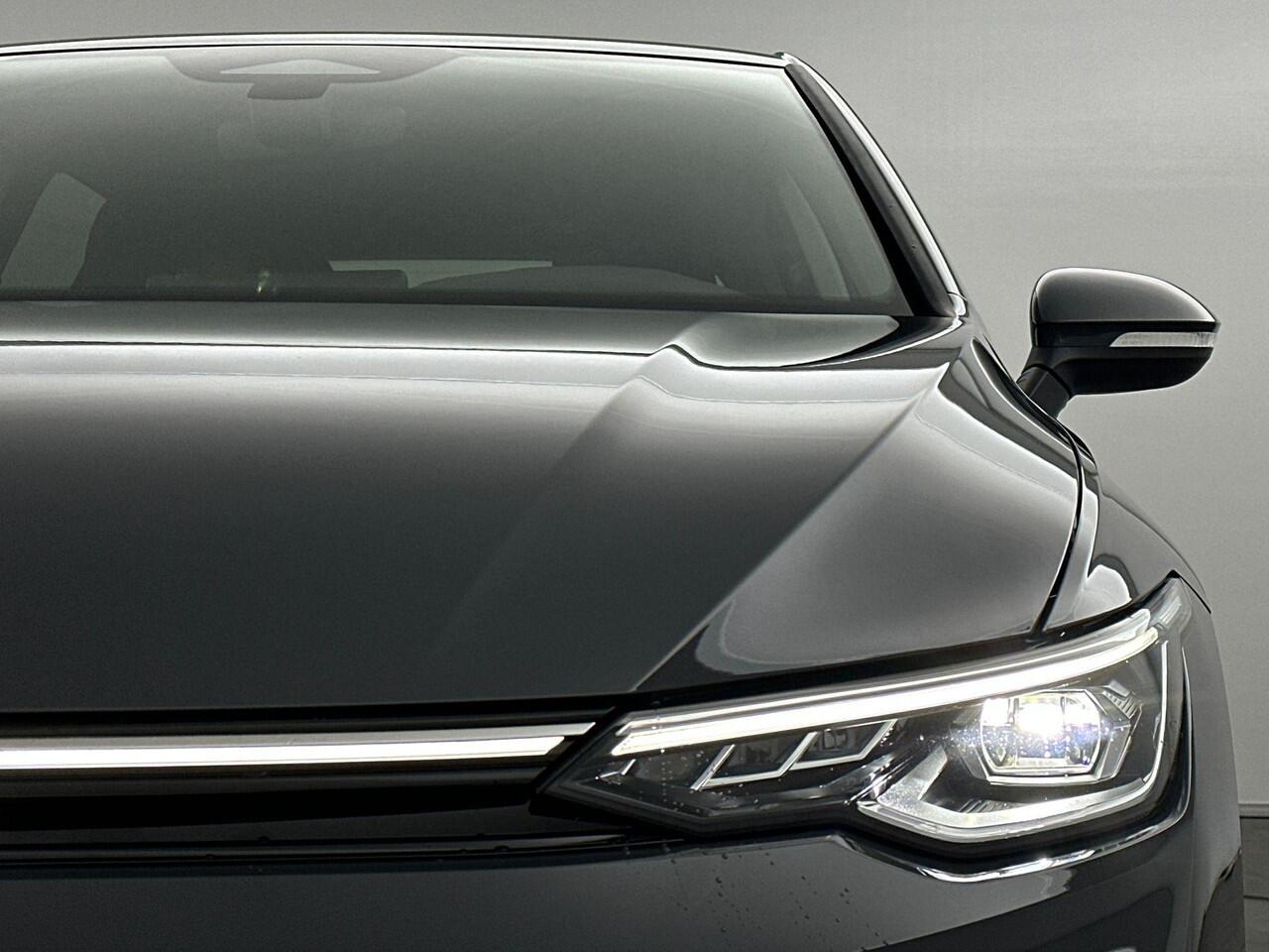 Volkswagen GOLF 1.5 eTSI Life Edition 1.5 eHybrid 150 kW / 204 pk