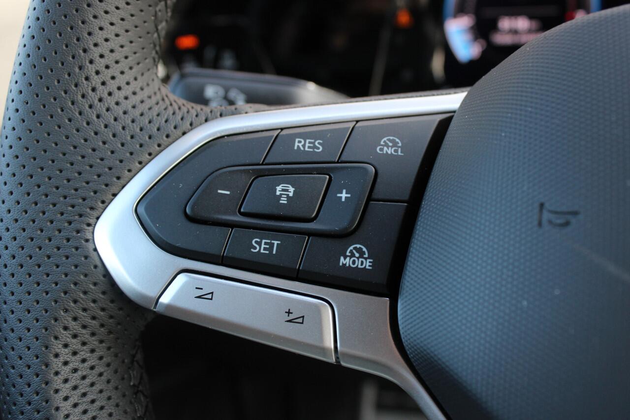 Volkswagen GOLF 1.5 eTSI R-line 150PK DSG |IQ.LIGHT|ACC|CAMERA|19'' VELGEN|DCC|