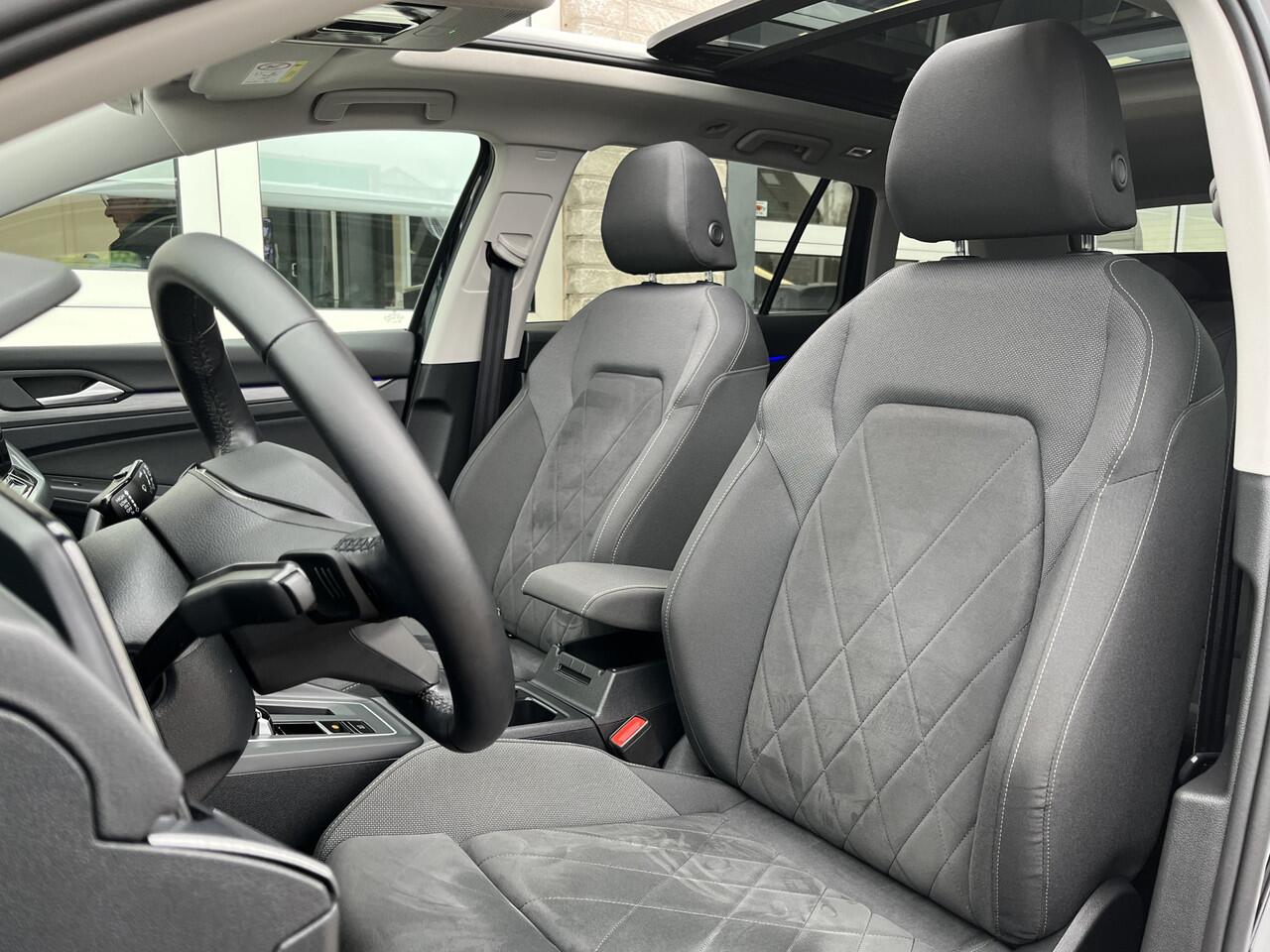 Volkswagen GOLF Variant 1.5 eTSI Style / AUTOMAAT/ PANO/ ELEKTR. TREKHAAK/ ELEKTR. STOEL./ MATRIX/ ADAPT. CRUISE/ DIGITAL DASH/ NAVI/ PARK. SENSOREN/ APP-CONNECT/ NAVI