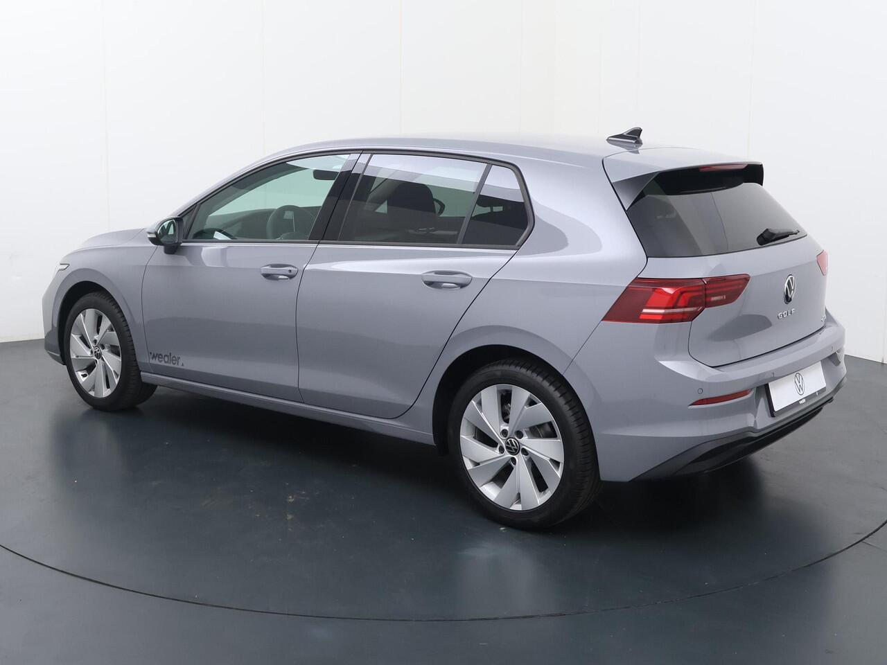 Volkswagen GOLF 8 1.5 eTSI 85kW/116pk DSG Life Edition | Navigatiesysteem | LED verlichting | Achteruitrijcamera | Parkeersensoren voor & achter |