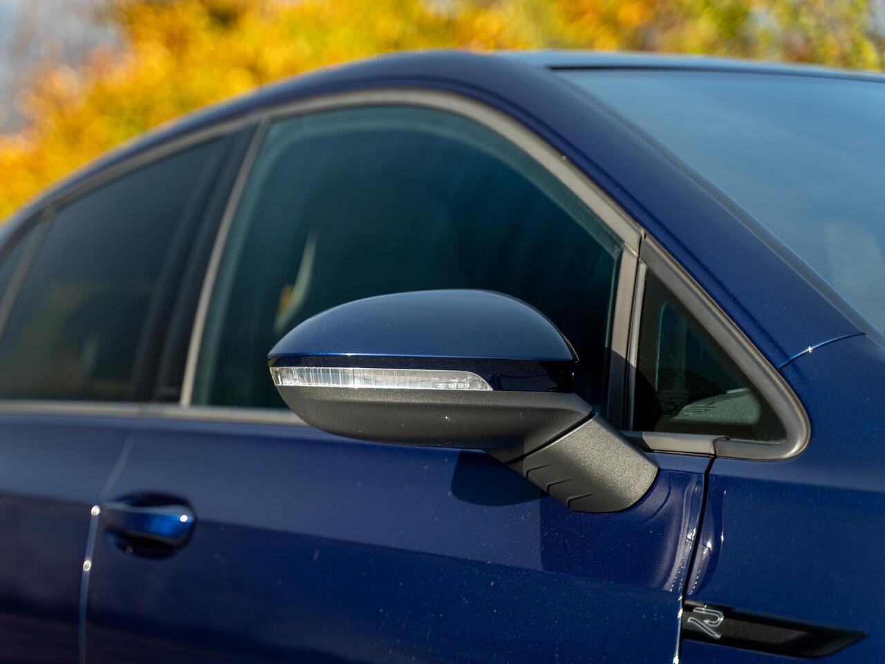 Volkswagen GOLF 1.5 eTSI R-Line Business+ // panorama dak