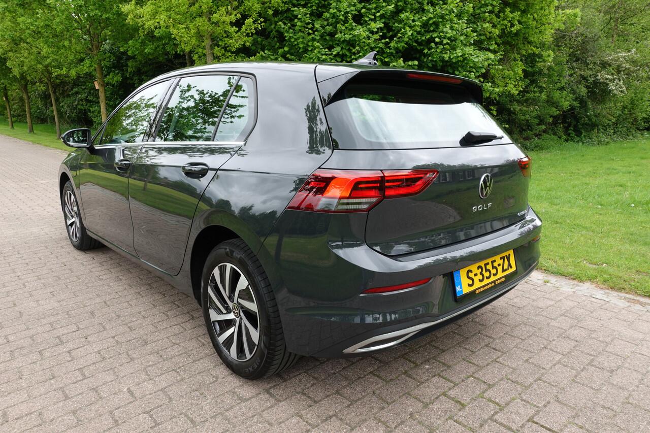 Volkswagen GOLF 1.4 eHybrid Style | Massage stoelen | LED | Adaptive cruise control | Stuur verwarming | Elektrische stoelen met geheugen |