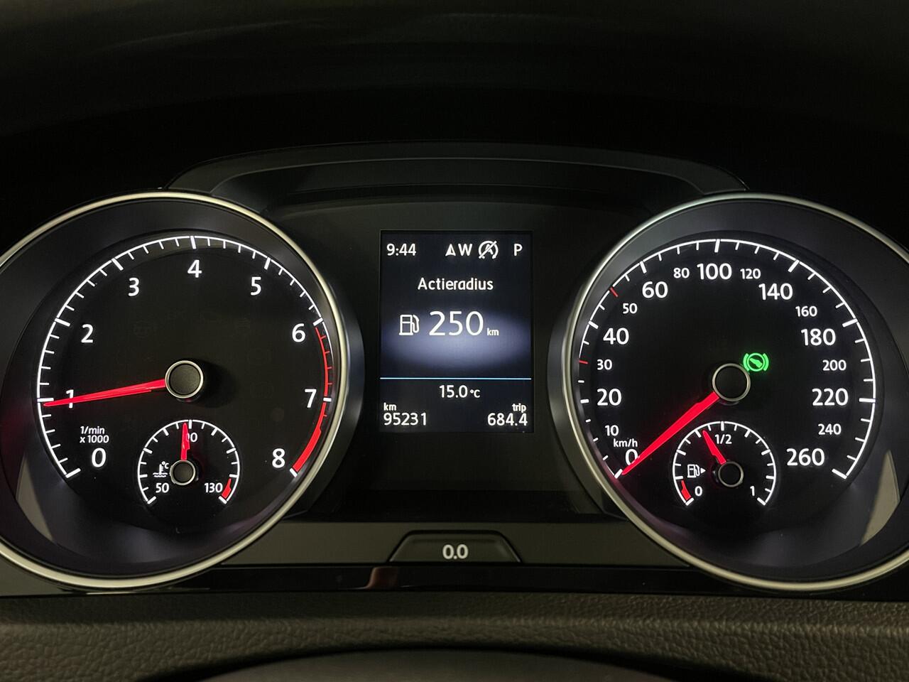 Volkswagen GOLF Variant 1.5 TSI Highline Business | Automaat! | Massagestoel | Apple Carplay | Android Auto | Navigatie | Stoelverwarming | Led | Adaptieve Cruise Control | Isofix | Parkeersensoren |