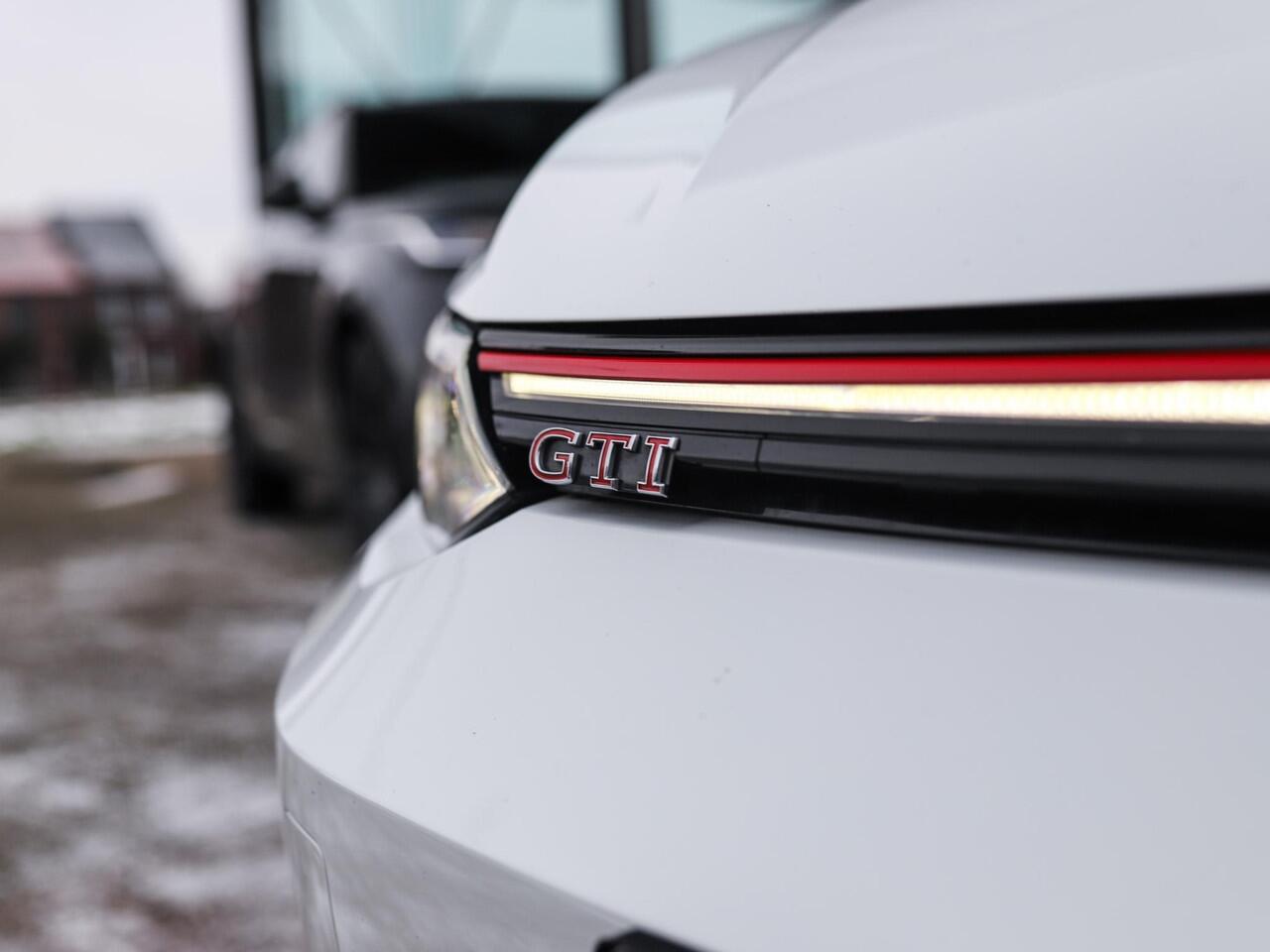 Volkswagen GOLF 2.0 TSI GTI IQ-Light | Camera | Stuur/Stoelverw. | ACC