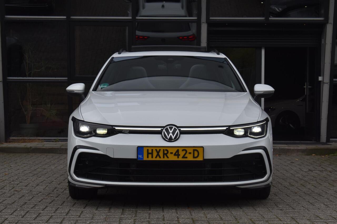 Volkswagen GOLF 1.5 eTSI Variant 3x R Line Pano Keyless Lane Camera Trekhaak