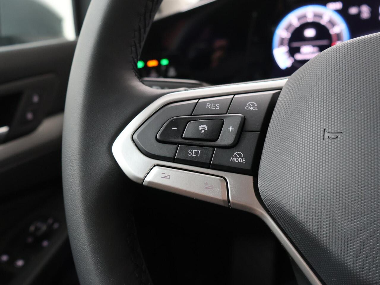 Volkswagen GOLF 8 1.5 eTSI 85kW/116pk DSG Life Edition | Navigatiesysteem | LED verlichting | Achteruitrijcamera | Parkeersensoren voor & achter |