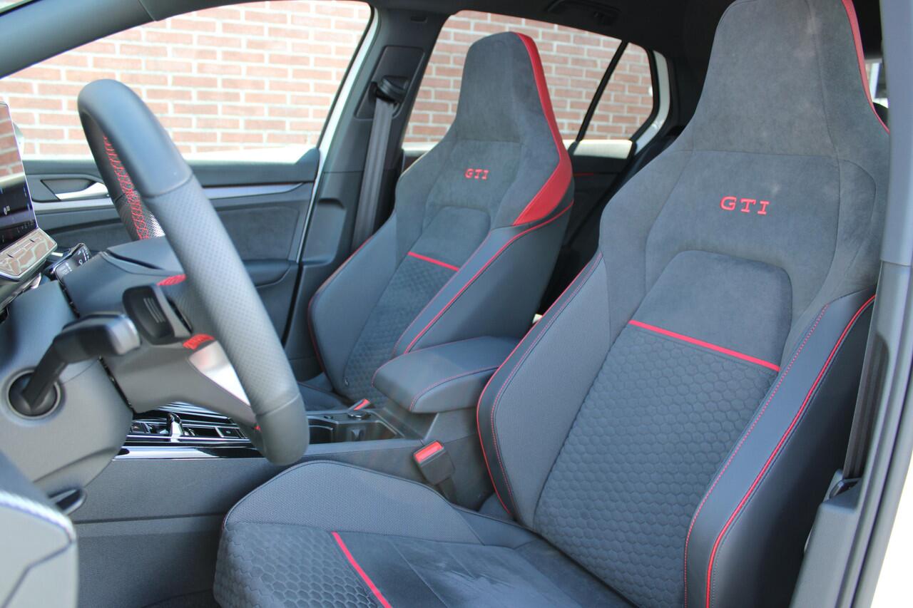 Volkswagen GOLF 2.0 TSI 300PK GTI CLUBSPORT |AKRAPOVIC|PANO-DAK|DCC-PRO|IQ-MATRIX|