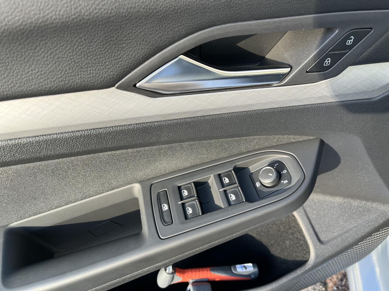 Volkswagen GOLF 1.0 TSI Life / APP CONNECT/ PARK. SENSOREN V+A/ CAMERA/ DIGITAL DASHBOARD/ ADAPT. CRUISE/ NAVI/ CLIMA/ DAB/ LANE-ASSIST/ ISOFIX/ 16'' LMV