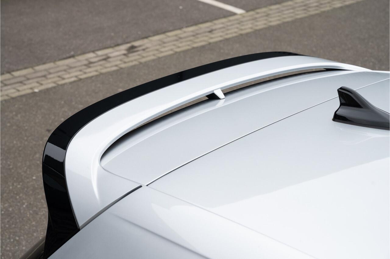 Volkswagen GOLF 8 2.0 TSI GTI Clubsport 300PK | Pano | Keyless | IQ Light | Nardo | Camera | Lane & Side Assis | ACC | DCC | Sound