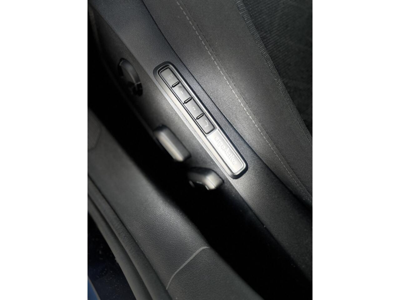 Volkswagen GOLF 2.0 TDI Life.Bns Dsg(7)|IQ.drive|Trekh|Cam|Pdc|Full