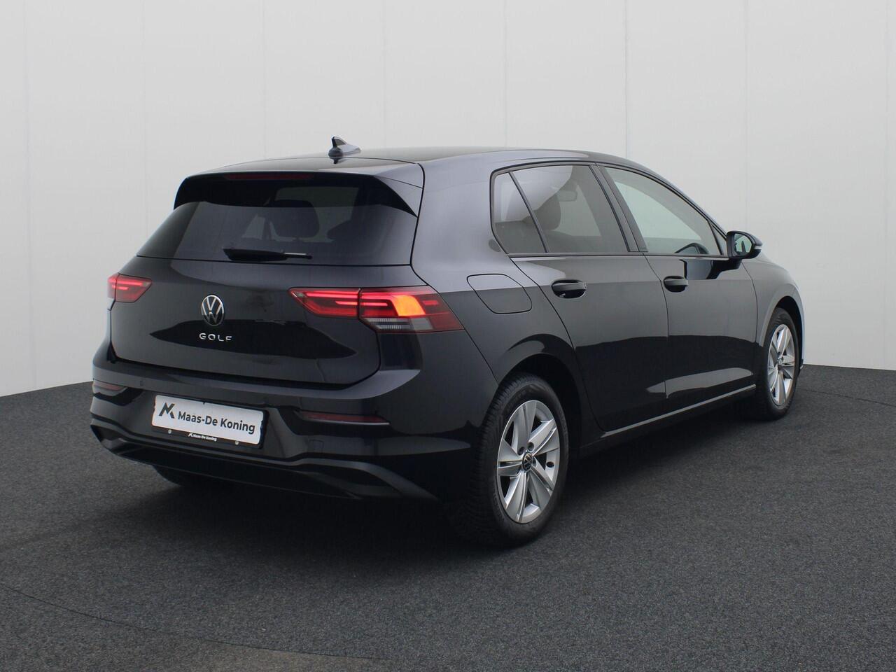 Volkswagen GOLF 1.0TSI/110PK Life · Apple/Android Car Play · Navigatie · Parkeer sensoren · Garantie t/m 04-07-2027 of 100.000km