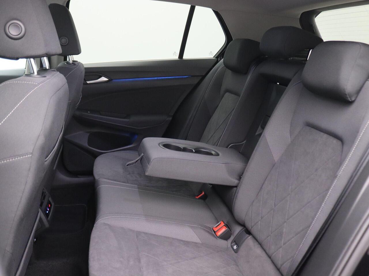 Volkswagen GOLF 1.4 eHybrid Style 204PK DSG achteruitrijcamera, elek. verstelbare voorstoel, side assist, panorama-dak, , voorstoel met massagefunctie, stuur-stoelverwarming, 17" lichtmetaal, navigatie