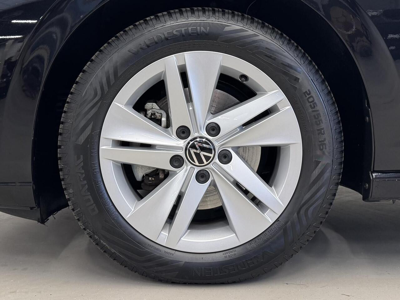 Volkswagen GOLF Variant 1.0 eTSI Life Business | NL Auto | Lounge pakket | Led | Stoelverwarming | Rijklaarprijs