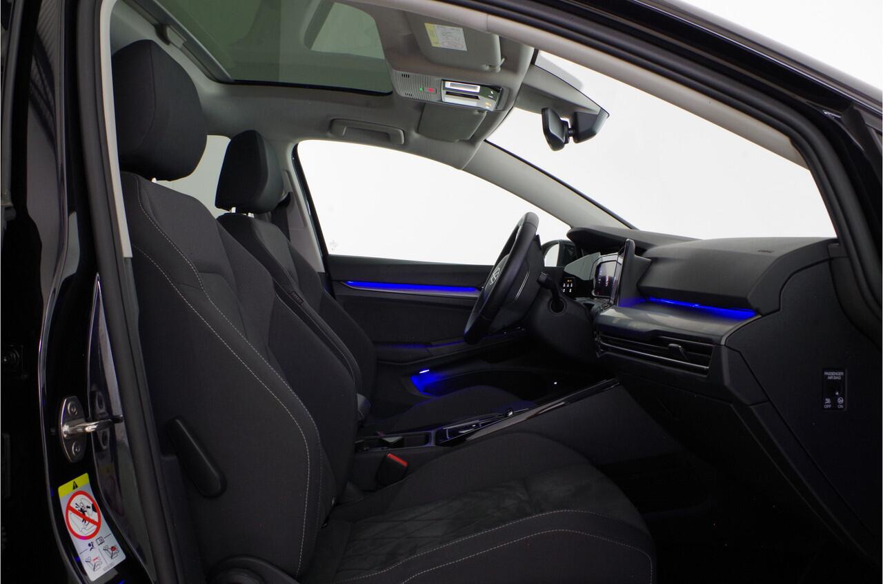 Volkswagen GOLF 1.4 eHybrid Style > 204pk/Pano.schuif/Memory/IQ.Light/trekhaak/Sportstoelen...