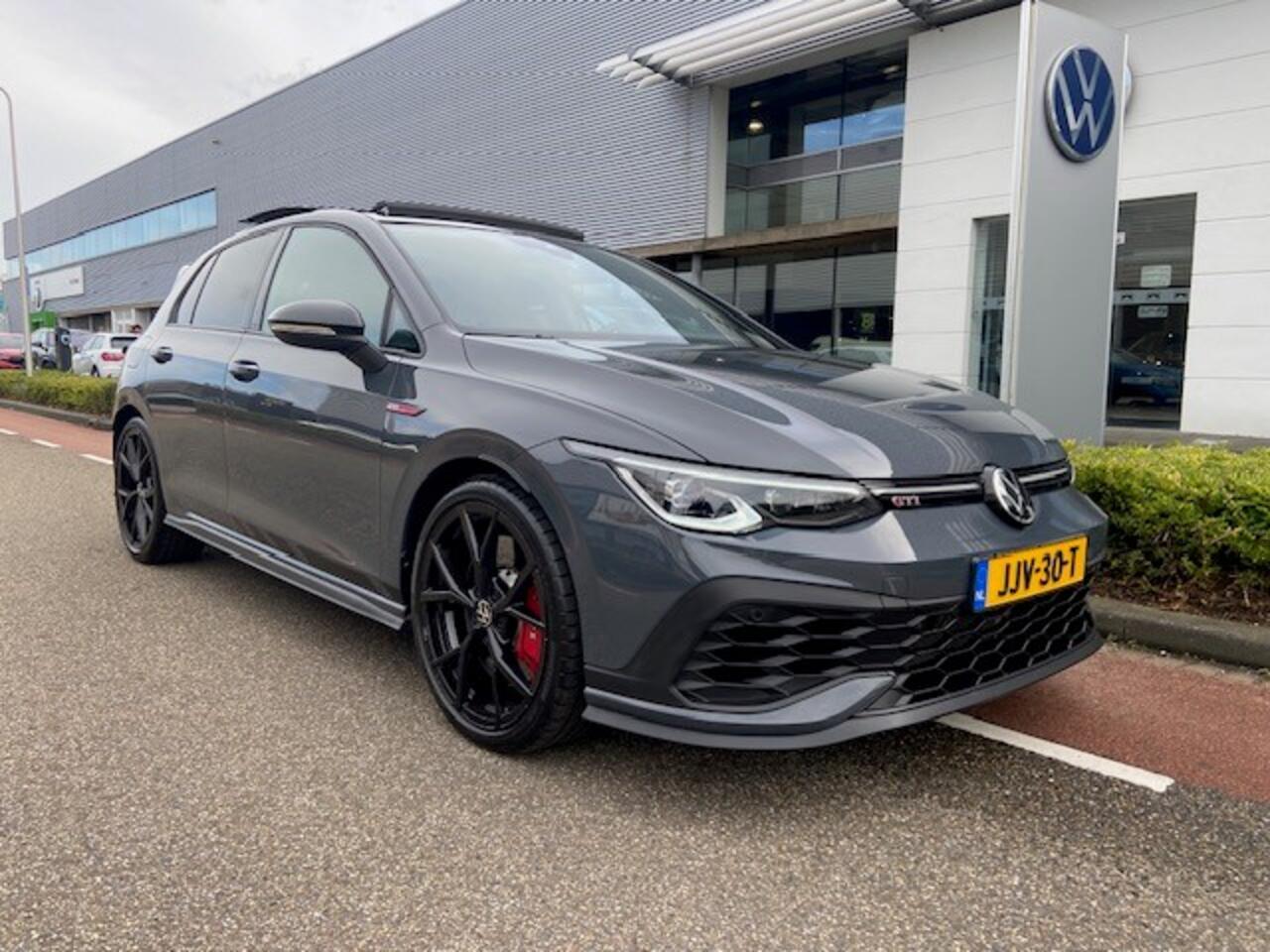 Volkswagen GOLF 2.0 TSI 300pk DSG GTI CLUBSPORT / Black Style / 19"LMV / PANODAK / HEAD-UP display / Matrix LED / NAVI / APP.Connect