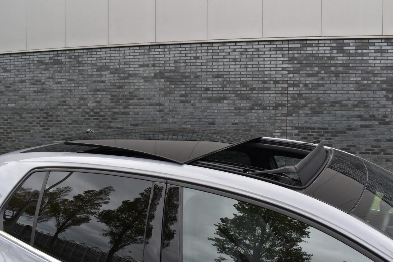 Volkswagen GOLF 1.5 eTSI Edition 50 Pano/Trekhaak/navi/ harman kardon/head-up/Automaat