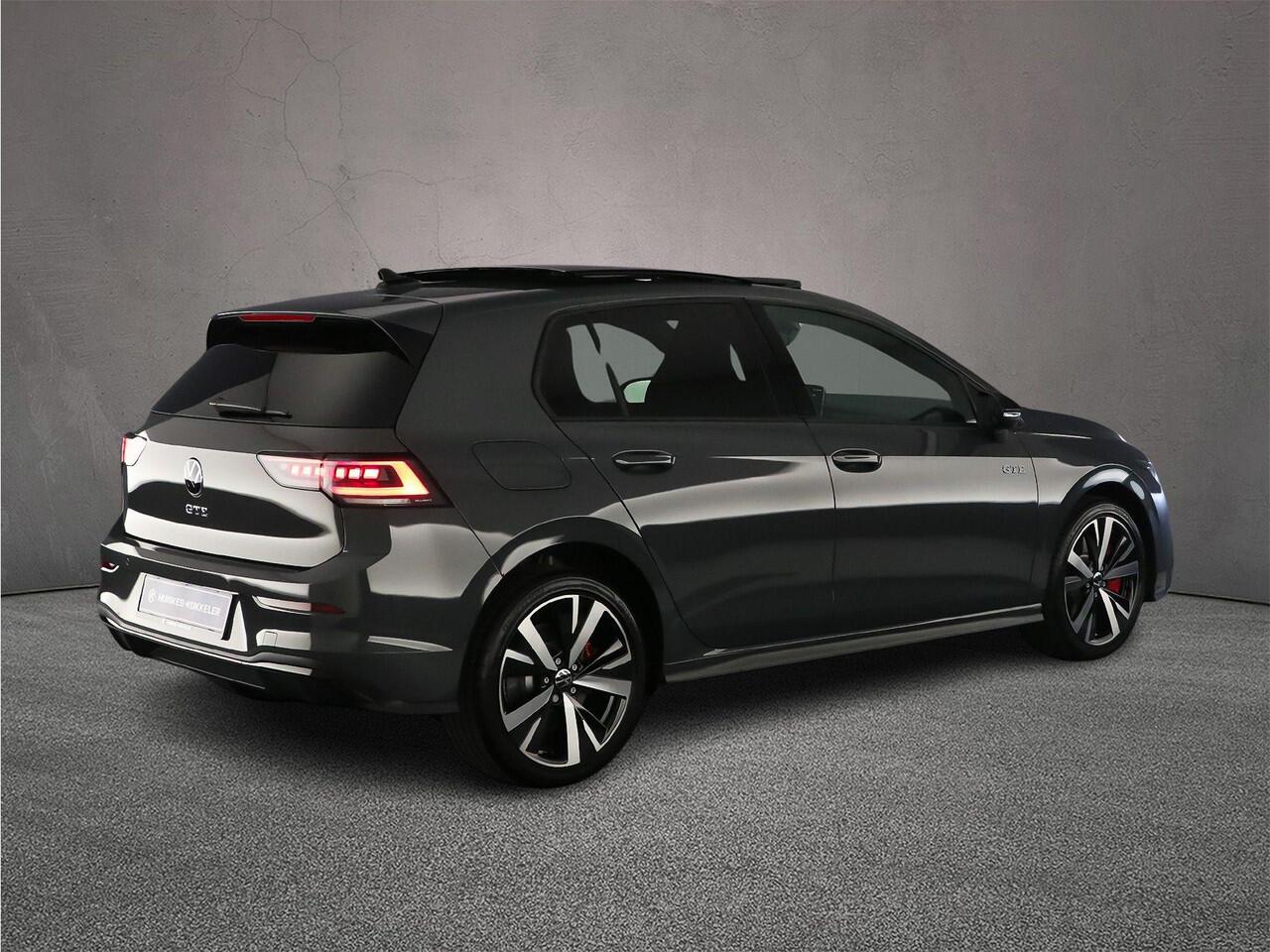 Volkswagen GOLF GTE 1.5 TSI eHybrid 272pk DSG Automaat Panoramadak, Head up display, Adaptive cruise control, Black Style, Navigatie, Achteruitrijcamera, LED matrix koplampen