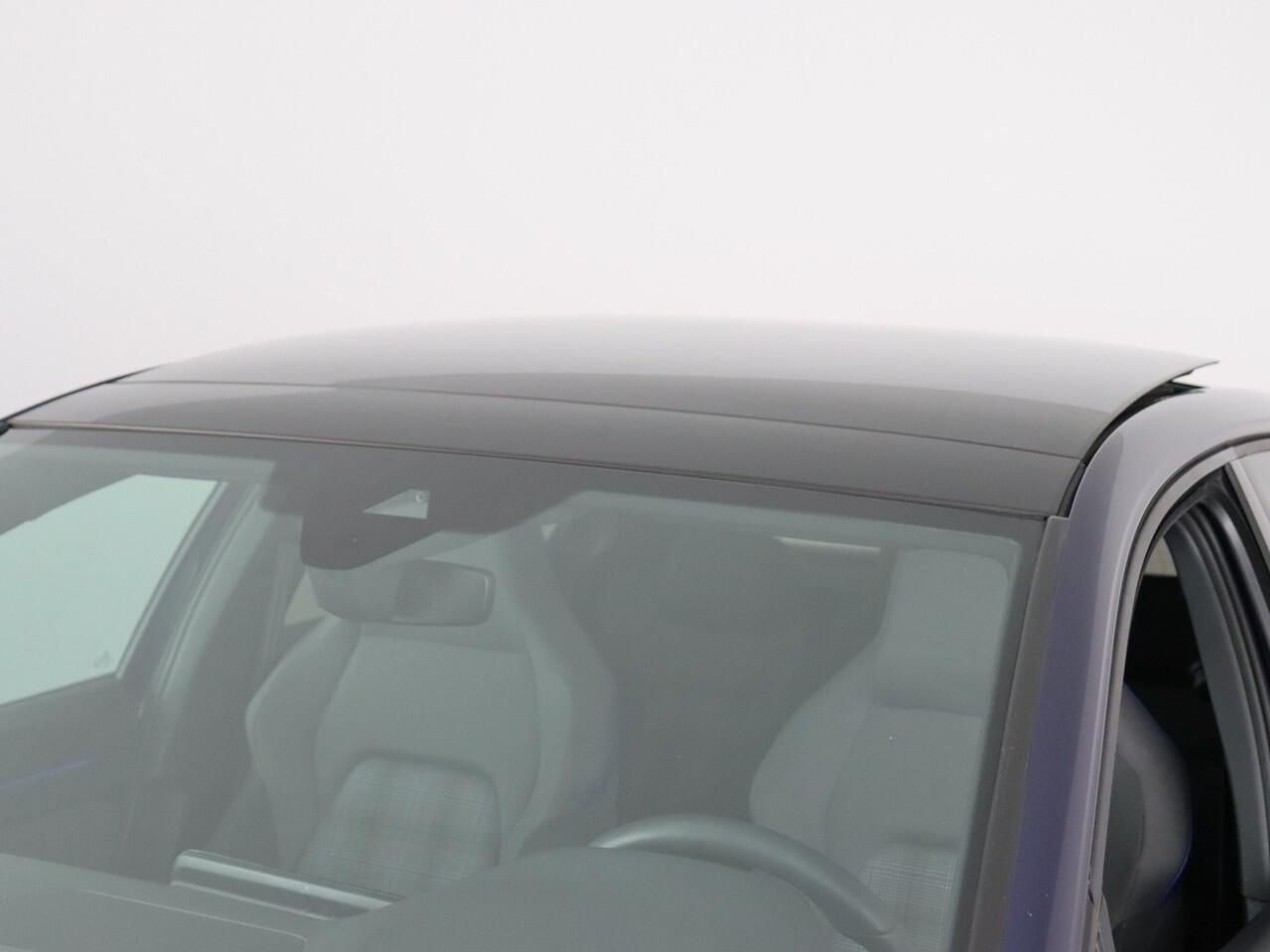 Volkswagen GOLF 1.4 eHybrid GTE (NL-Auto / Pano / Stuur-Stoelverw. / IQ / ACC / Navi / Carplay)