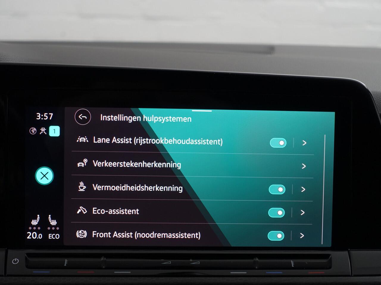 Volkswagen GOLF 1.4 eHybrid GTE Performance- Xenon Led Matrix, Stuur/Stoelverwarming, Sfeerverlichting, Carplay, Android Auto