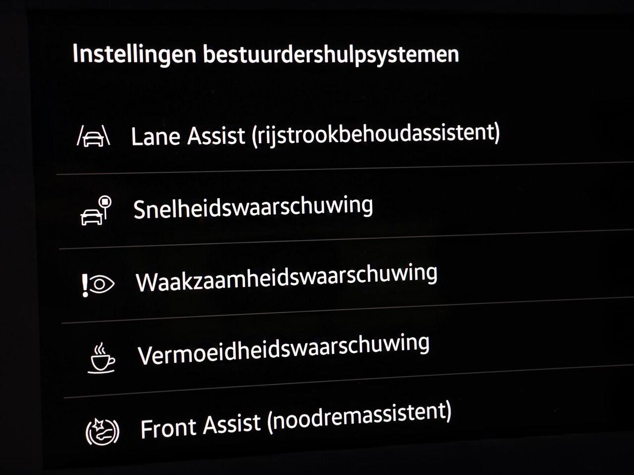 Volkswagen GOLF Life Edition 1.5 eHybrid 204 PK 6 versn. DSG PRIVATE LEASE VANAF ¤459P/M · Draadloze telefoonverbinding · Achteruitrijcamera · Voorraad OUTLET ·