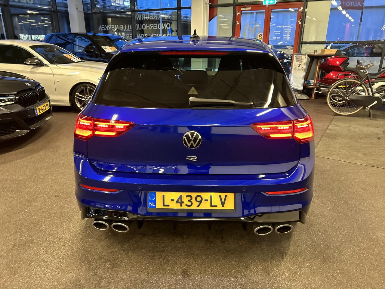 Volkswagen GOLF 2.0 TSI R 4Motion | Memory seats | PPF Folie | Lederen bekleding | Stoel+Stuurverwarming | Head up display | Apaptive cruise control | Lane assist | Dodehoeksdetectie | Sfeerverlichting | Achteruitrijcamera | Apple carplay | 19''INCH