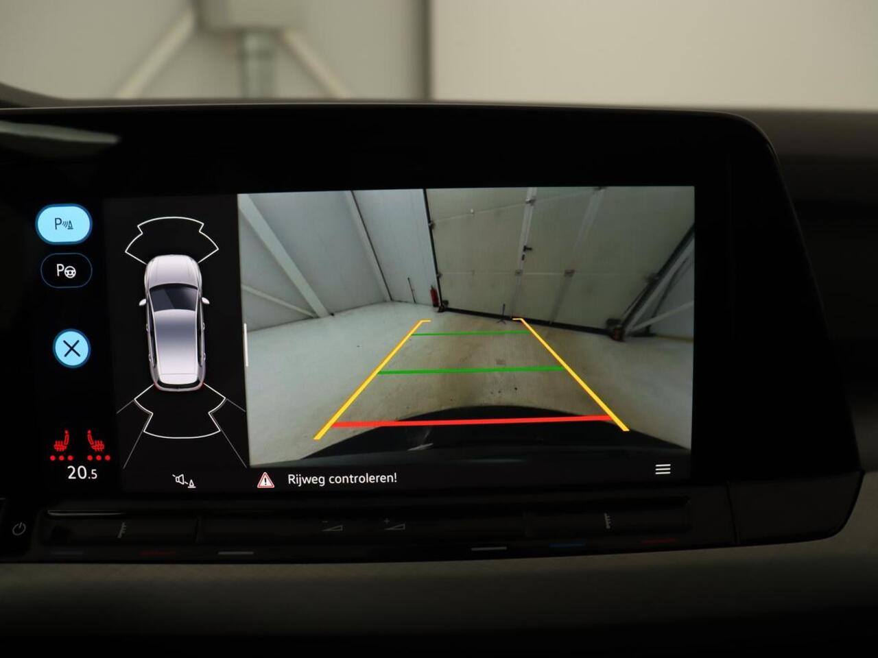 Volkswagen GOLF 1.5 TSI Life Business | Adaptive Cruise | Stoelverwarming | Camera | Memory | Carplay | Navigatie | Sfeerverlichting