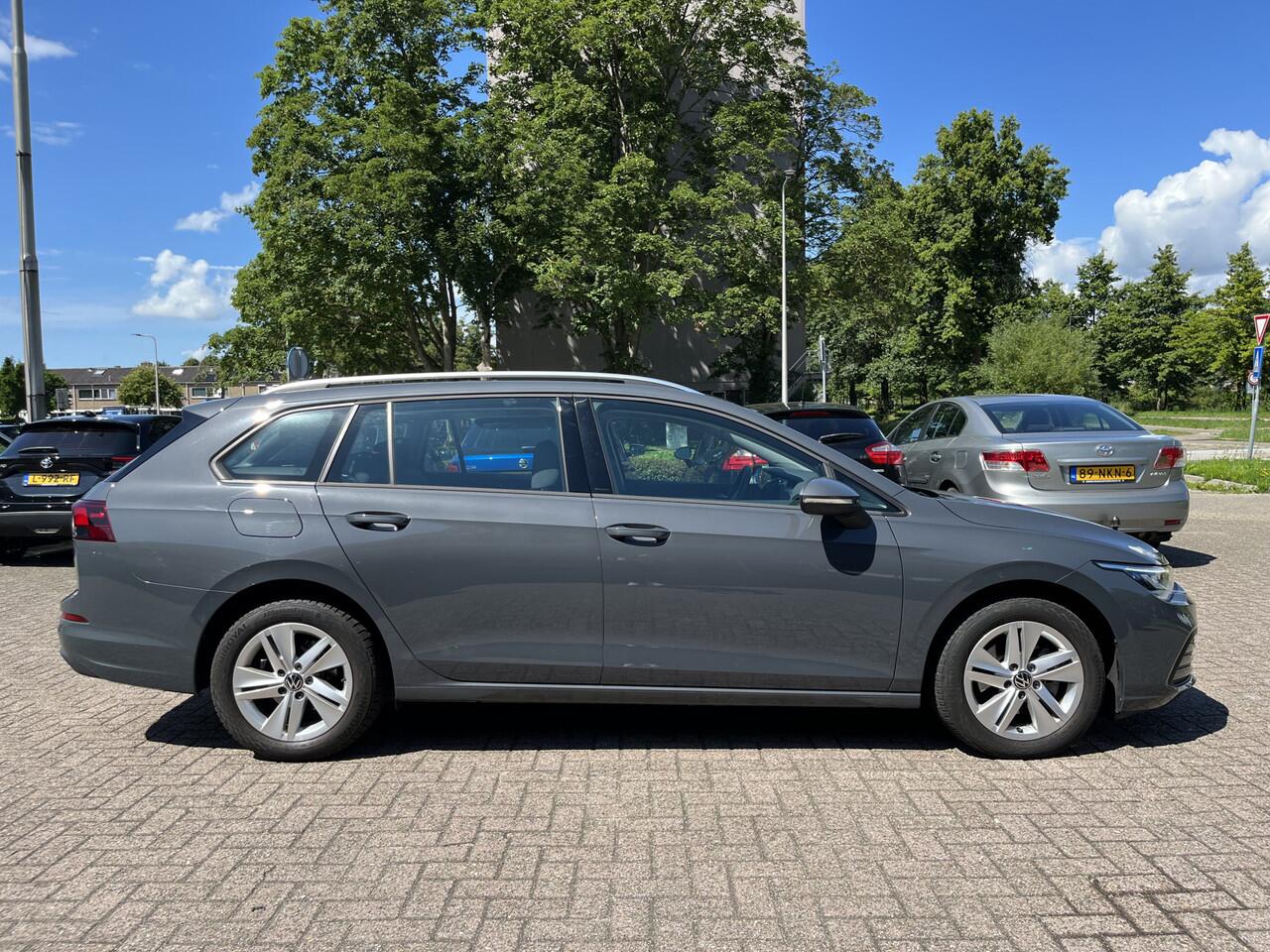 Volkswagen GOLF Variant 1.0 eTSI Life Navi Cruise Lmv Pdc Acamera Nap