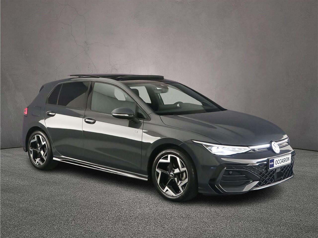 Volkswagen GOLF 1.5 eTSI R-Line Edition 150pk DSG Automaat, Panoramadak, LED matrix koplampen, Harman Kardon sound, Stoelverwarming, Adaptive cruise control, Navigatie, App connect, Stoelverwarming, Side assist