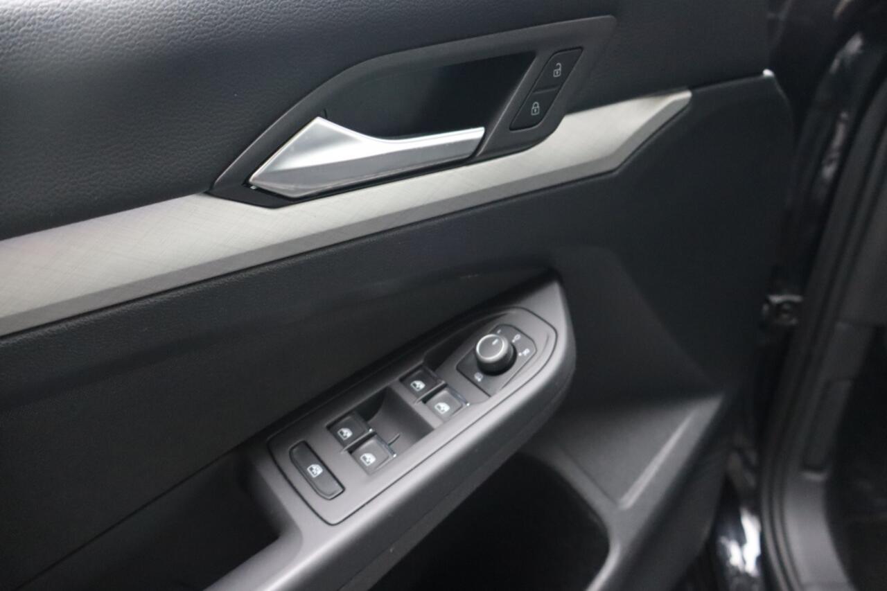 Volkswagen GOLF 1.5 eTSI Style | Geen import | Navi | Cruise | Sfeerverlichting