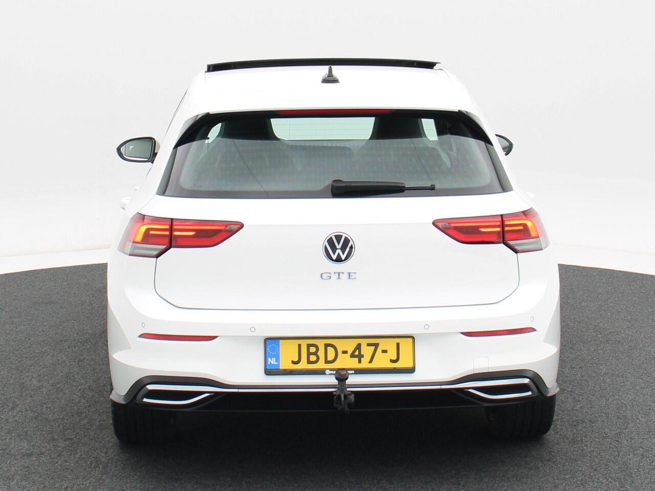 Volkswagen GOLF 1.4 eHybrid GTE 245PK | Full LED | Panorama Dak | Carplay | Climate Control | Parkeersensoren | Stoel Verwarming & Ventilatie | 18 Inch | 78.268 Km