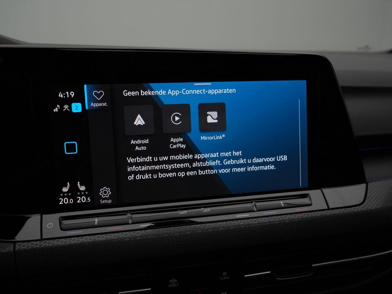 Volkswagen GOLF 1.4 eHybrid 245 pk DSG GTE | Panoramadak | Stuur-/stoelverwarming | Navigatie | Parkeersensoren voor/achter