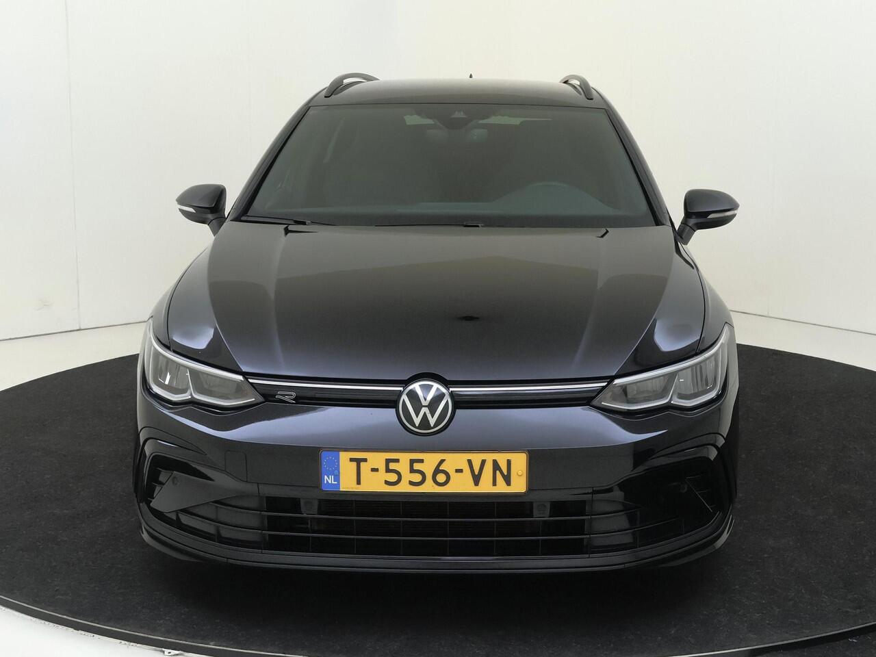 Volkswagen GOLF Variant 1.5 TSI R-Line | Achteruitrijcamera | 3-zone airco | Adaptieve cruise control | CarPlay | Sfeerverlichting | Digital cockpit |