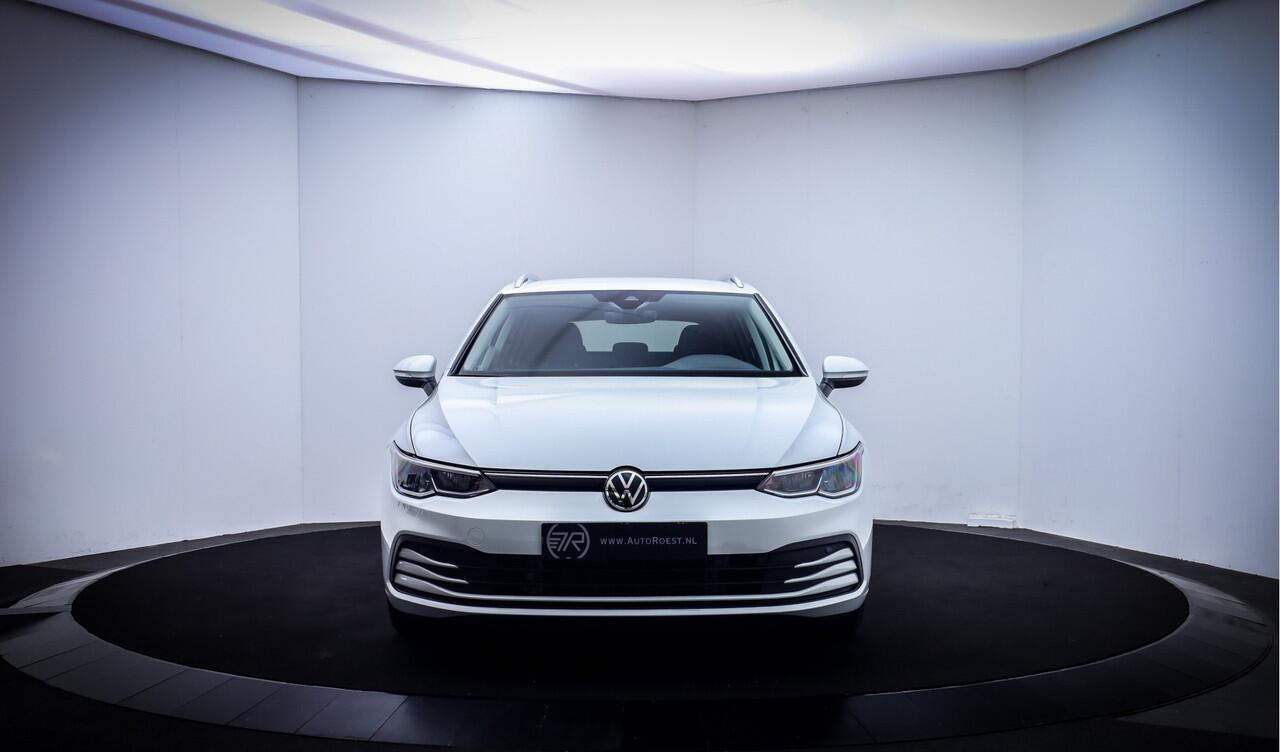 Volkswagen GOLF Variant 1.0TSI LIFE LED | CAMERA | STUUR+STOELVERW | CARPLAY | ACC | DAB | CLIMA | TREKHAAK | PDC V+A | LMV