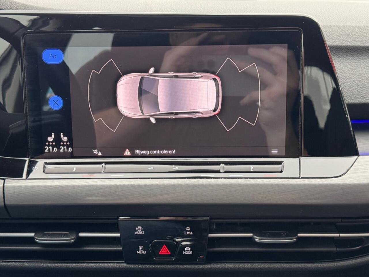 Volkswagen GOLF 1.5 TSI ACT. 150PK 1STE-EDITION NAVI PANO-DAK TREKHAAK DIGITALE-SCHERM AIRCO LMV PDC