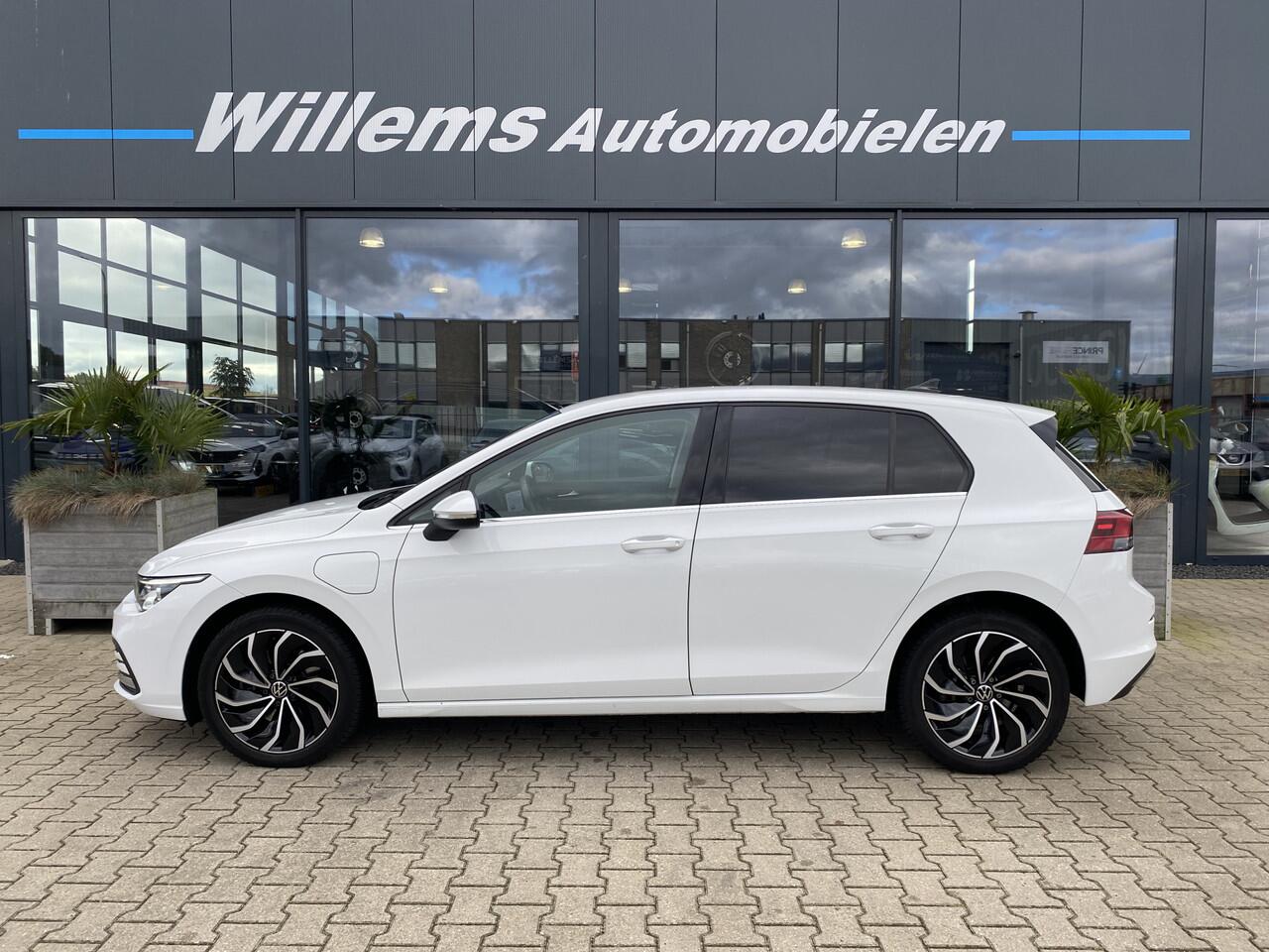 Volkswagen GOLF 1.4 eHybrid Style Adaptive Cruise Control, Camera & Massage Stoel