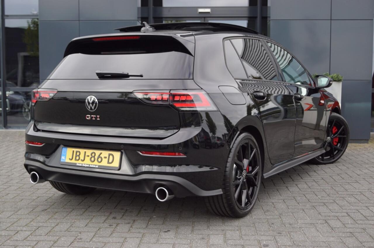 Volkswagen GOLF GTI DSG 265pk Facelift / Leer/ Panodak / Black/ 19 Inch/IQ LED Matrix/ Harman Kardon/Head-up