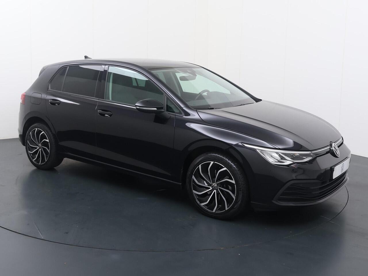 Volkswagen GOLF 1.0 TSI Life | 110 PK | Climate control | Adaptive cruise control | Apple Carplay/Android Auto | 17" LM velgen |