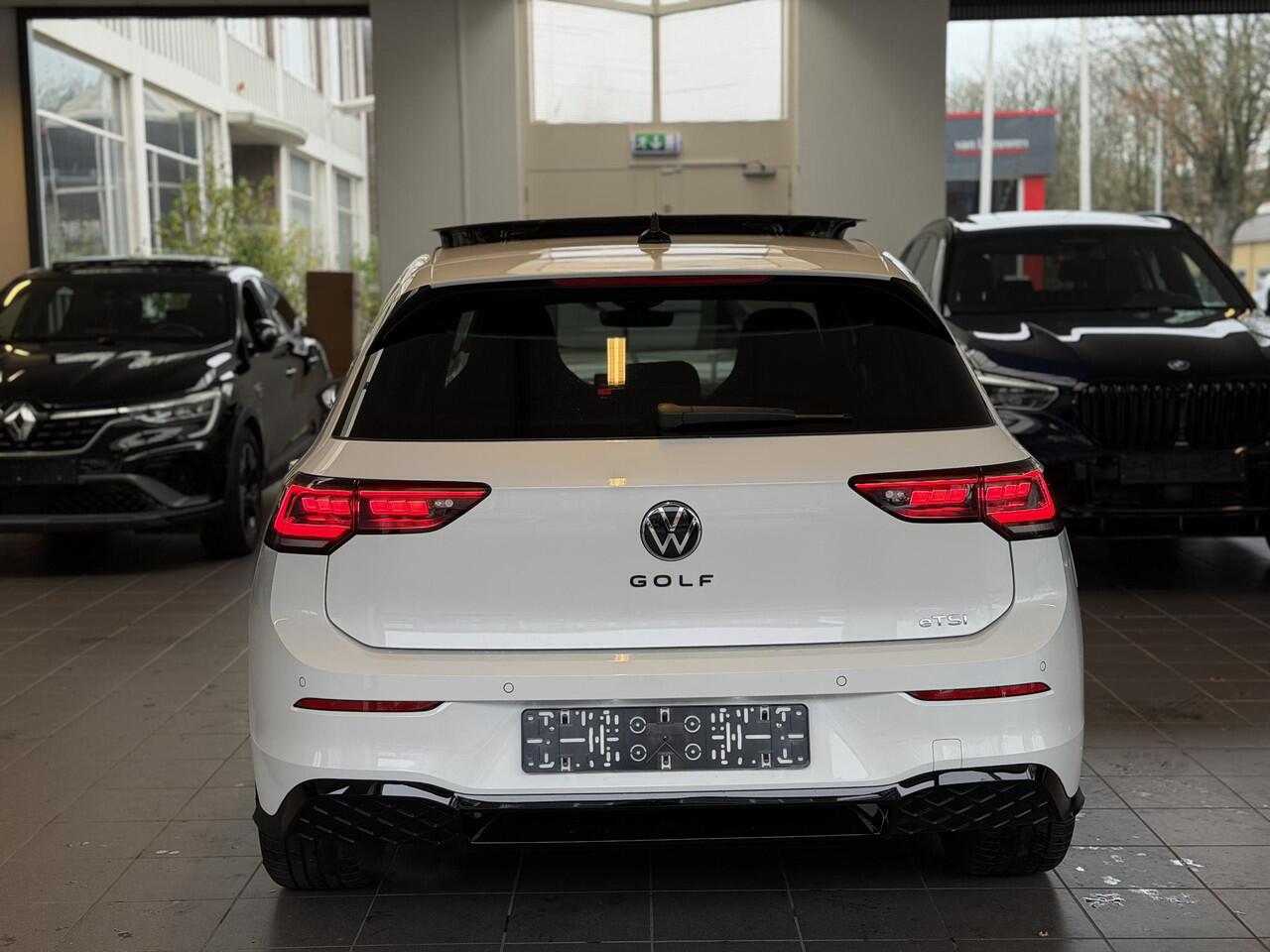 Volkswagen GOLF 1.5 R Line Pano / 360 / H&K / Trekhaak